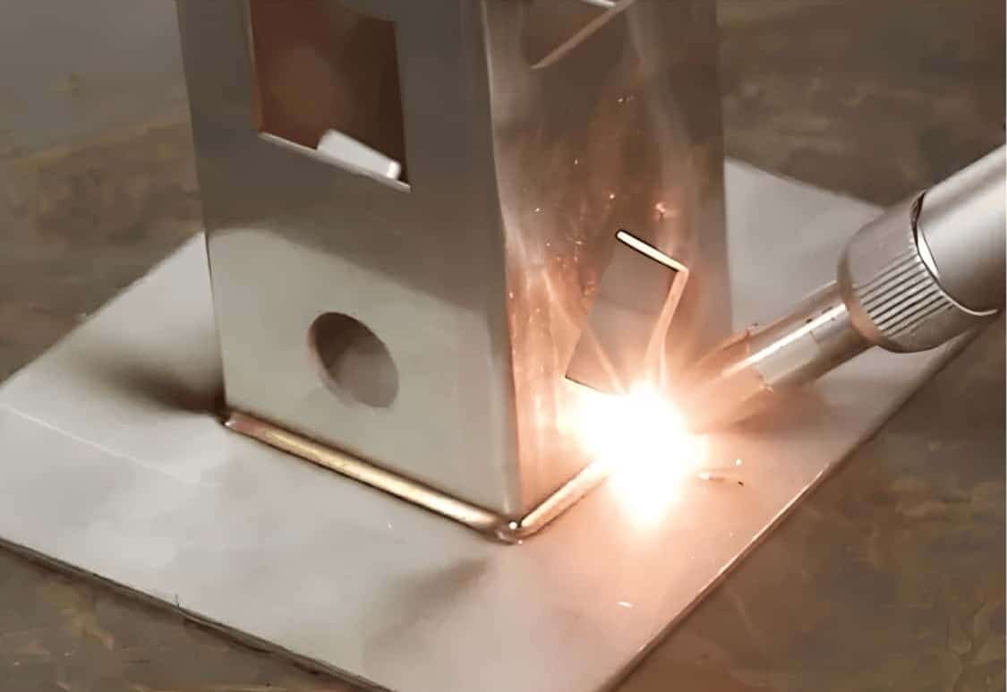 Applicazione di saldatura laser su tubo