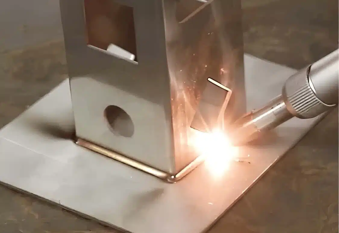 Applicazione di saldatura laser su tubo