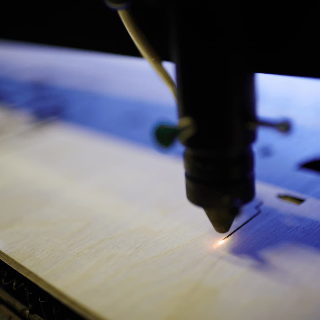 Taglio laser CO2 su legno
